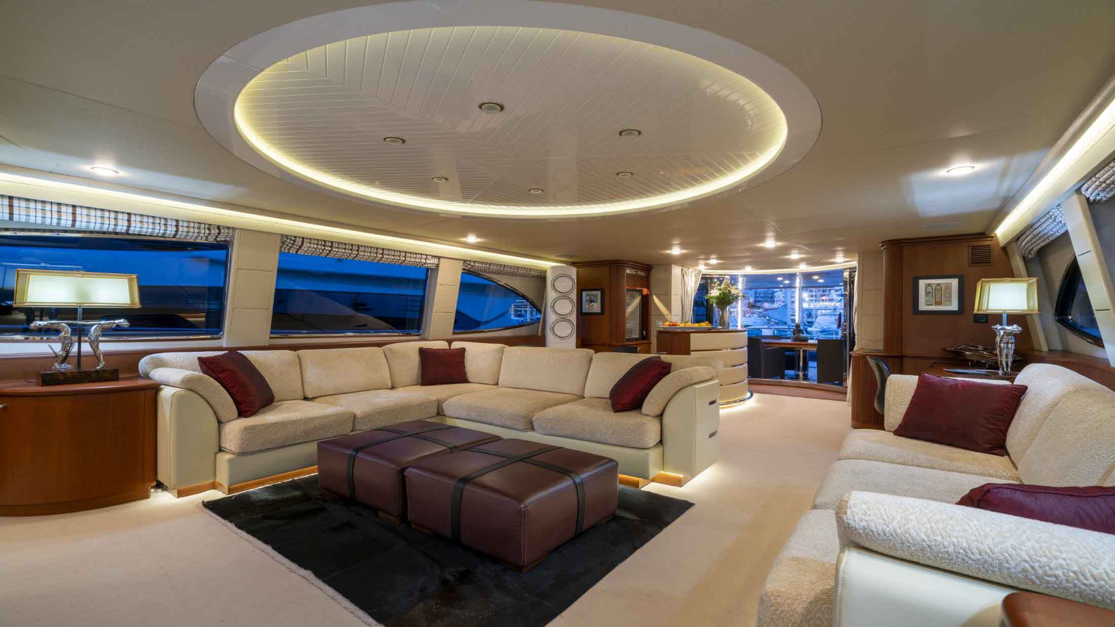 Небесное Величество Одиссея 100-футовая яхта аренда яхты Дубай