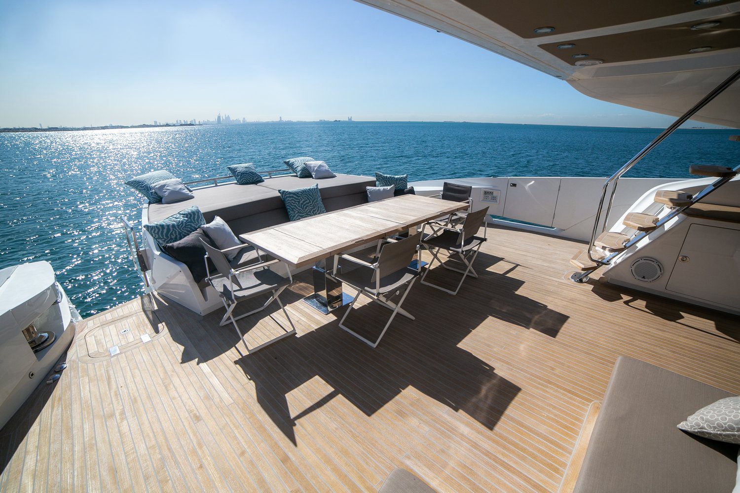 Dolce Vita 105 ft. yacht with best price in Dubai