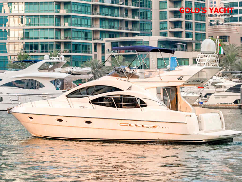Azimut, Standard 42 ft. Yacht