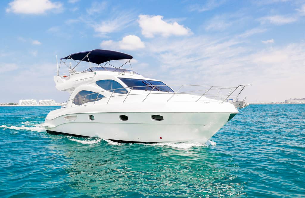 Yacht Rental Dubai, Luxury Yacht Charter - Gold's Yacht