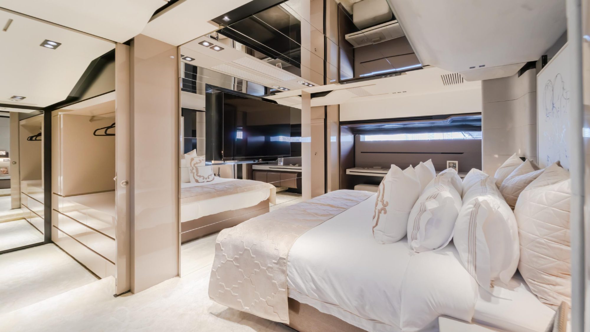 Saffuriya 130 ft. yacht charter Dubai