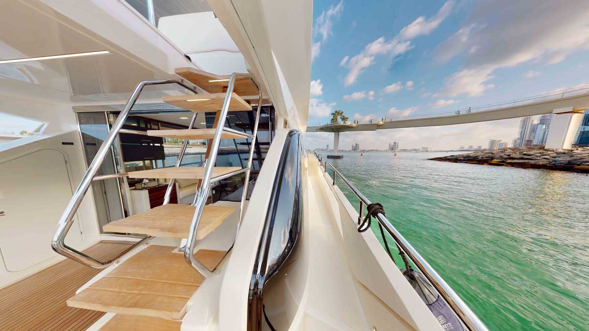 Sunseeker 67 ft. yacht charter Dubai