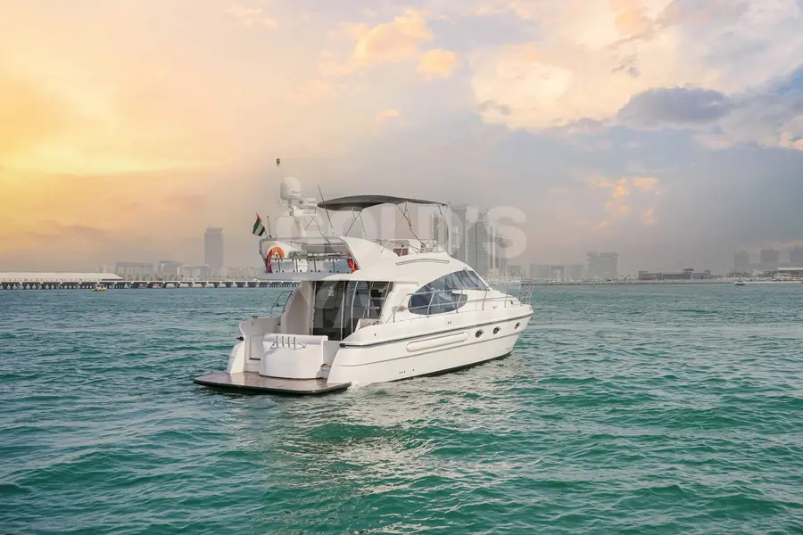 Explorer Goldeon Stellar 60 Yacht