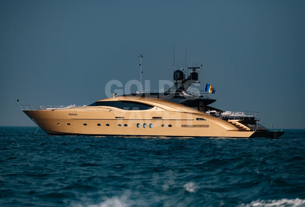 AK Royalty 140 ft — 140ft charter yacht in Dubai Harbour, Dubai