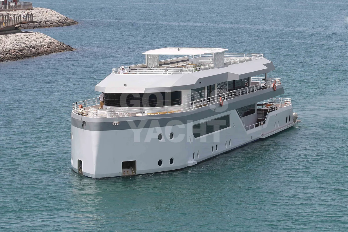 Desert Rose 160 ft — 160ft charter yacht in Dubai Harbour, Dubai