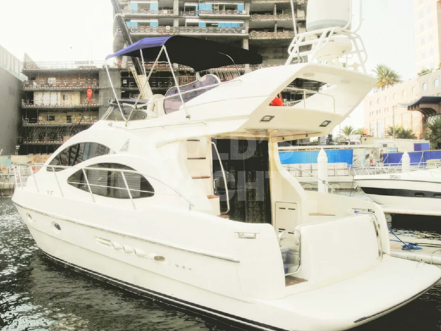 Azimut 41 ft — 41ft charter yacht in Dubai Marina, Dubai