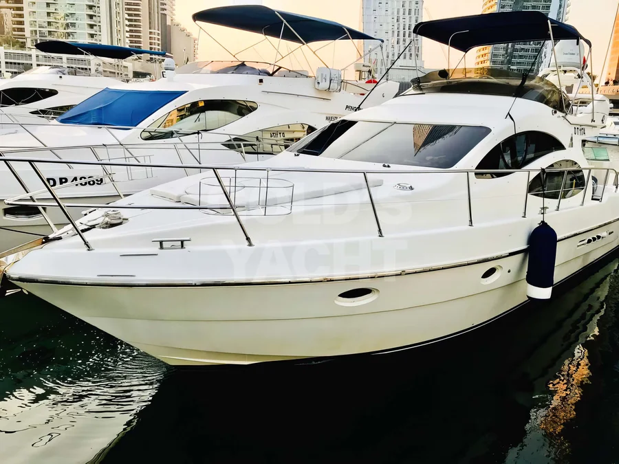 Azimut 41 ft — 41ft charter yacht in Dubai Marina, Dubai