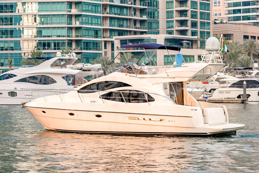 Azimut 41 ft — 41ft charter yacht in Dubai Marina, Dubai