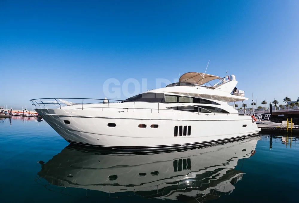 Explorer 82 ft — 82ft charter yacht in Dubai Harbour, Dubai