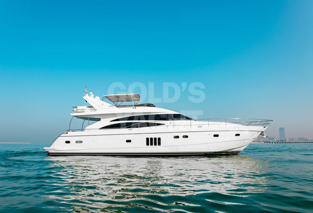 Explorer 82 ft — 82ft charter yacht in Dubai Harbour, Dubai