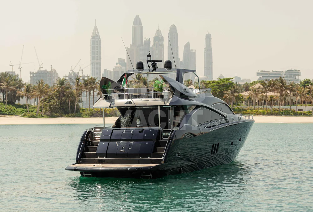 Sunseeker 90 ft — 90ft charter yacht in Dubai Harbour, Dubai